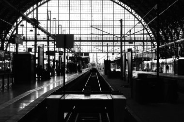 tren istasyonu frankfurt