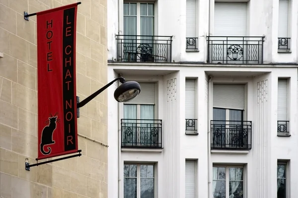 Hotel Le chat Noir в Париже — стоковое фото