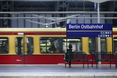 Platform berlin tren istasyonu
