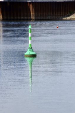 Liman havzasında şamandıra