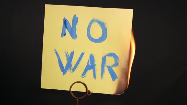 Carton avec inscription no war.mov — Video