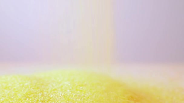 Bir yığın sarı mısır gevreği. Mov. — Stok video