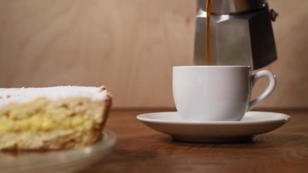 Сделайте перерыв с кофе и cake.mov — стоковое видео