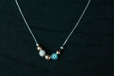 mükemmel, renkli mücevher çeşitleri, yeni tasarım ve büyük estetik, zarafet