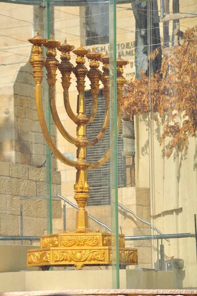 エルサレム イスラエル共和国の黄金本枝の燭台 ストック画像