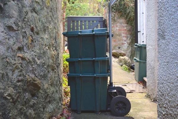 Trolley Plastic Containers Walled Garden — Foto Stock