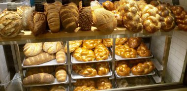 Fırında ekmek sergisi.