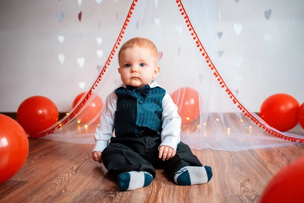 Little Baby Boy Sitting Suit Background White Background Decorated Hearts — Stock Photo, Image