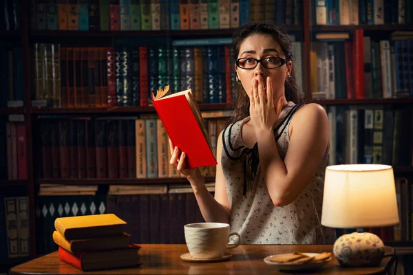 Quarantine Young Caucasian Woman Glasses Reads Book Fright Home Library — Stockfoto