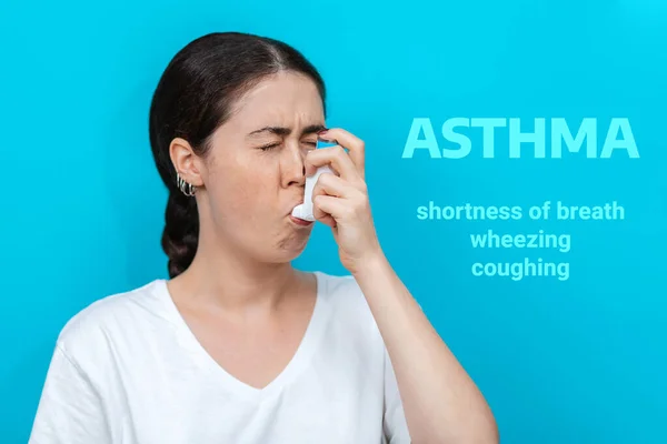 Symptoms Asthma Portrait Young Woman Wincing Using Inhaler Blue Background — Fotografia de Stock