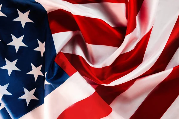 美国国定假日 美国国旗飘扬的背景 复制空间 对美国的爱国主义概念 — 图库照片