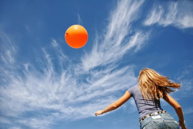 kız ve onun balon