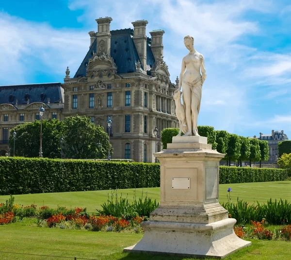 Skulptur aus Tuileriengärten — Stockfoto