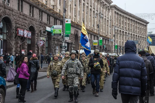 在基辅 maidan 自卫的队伍 — 图库照片