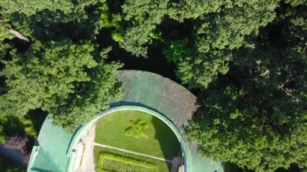 Fragmento Parque Com Pavilhão Canteiro Flores Vista Aérea Vertical — Vídeo de Stock