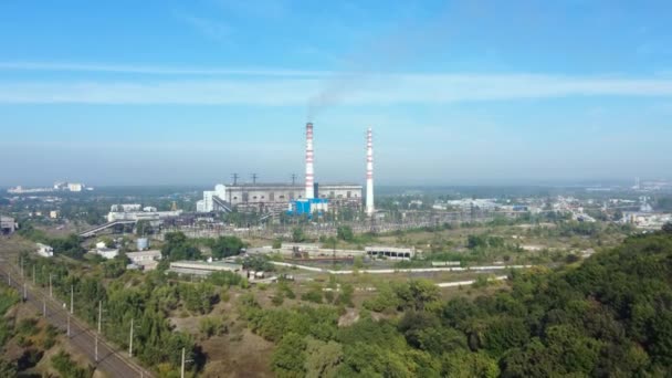 Thermische Centrale Voor Fossiele Brandstoffen Tegen Lucht Vanuit Lucht Bekeken — Stockvideo