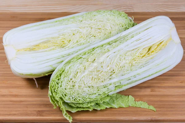 Two Halves Head Napa Cabbage Chinese Cabbage Cut Lengthwise Lie — Fotografia de Stock