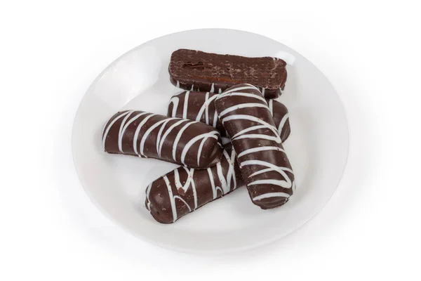Sušenky Glazované Tmavou Čokoládou Pruhy Bílé Čokolády Bílém Talíři Bílém — Stock fotografie