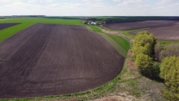 Campos Agrícolas Nas Encostas Vale Primavera Vista Aérea — Vídeo de Stock