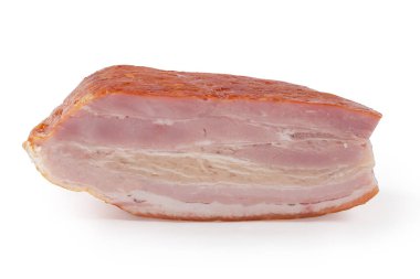 Kaynamış domuz eti parçası beyaz arka planda bir deri üzerinde, yan görünüm