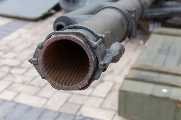 Kyiv Ukraine 2022年6月23日 在俄罗斯入侵乌克兰的过程中 展示了各种被毁的俄罗斯军事装备 失事机载战斗车机炮膛口 — 图库照片