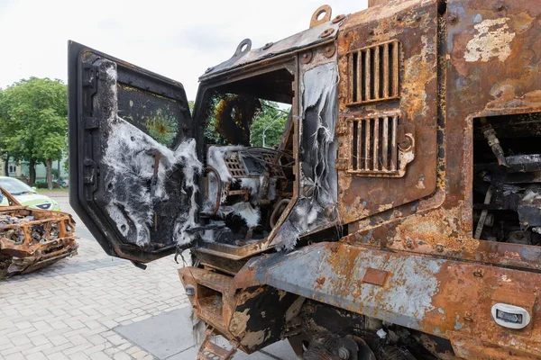 Kyiv Ukraine 2022年6月23日 ロシアのウクライナ侵攻で破壊されたロシアの軍事機器の博覧会 破壊され焼かれた錆びた装甲戦闘車両の前部 Typhoon — ストック写真