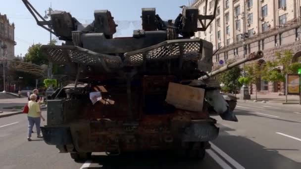 Russian Military Equipment Destroyed Invasion Ukraine Exposition 2022 — Vídeos de Stock