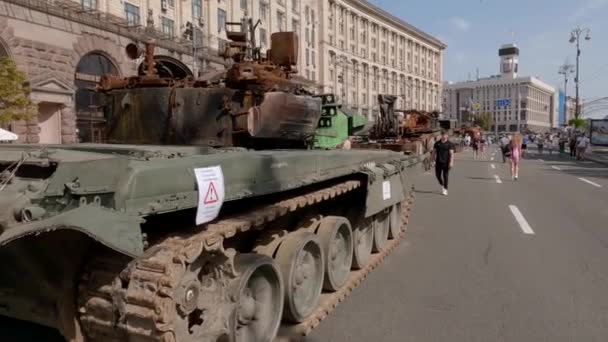 Russian Military Equipment Destroyed Invasion Ukraine Exposition 2022 — Stok video