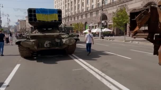 Russian Military Equipment Destroyed Invasion Ukraine Exposition 2022 — Wideo stockowe