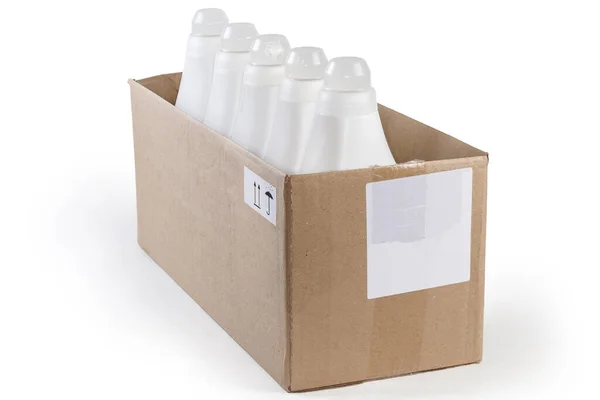 Белые Пластиковые Бутылки Жидкого Стирального Порошка Крышками Качестве Измерительных Чашек — стоковое фото