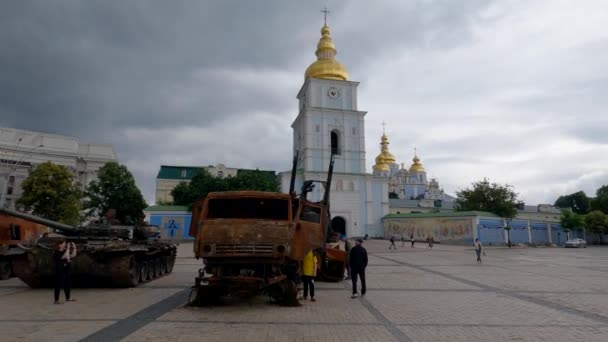 Zničené Ruské Vojenské Vybavení Invaze Ukrajinu Expozice Kyjev 2022 — Stock video