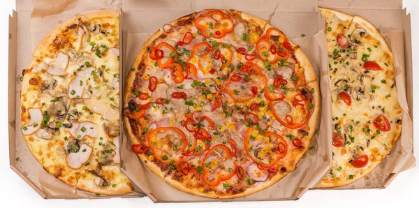 Tre Kokta Hela Runda Pizza Med Olika Fyllning Öppen Kartong — Stockfoto
