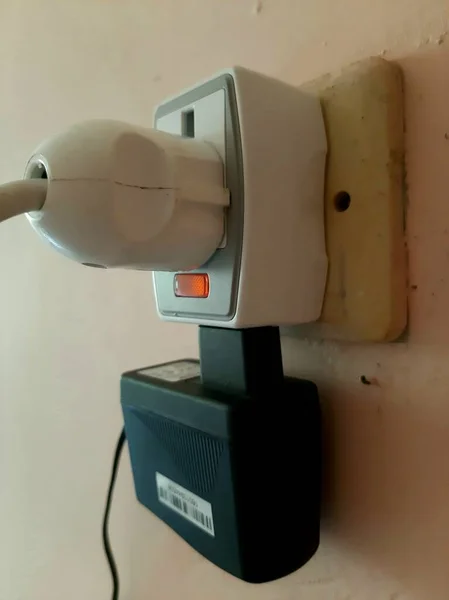 Akan elektrik akımı için uygun