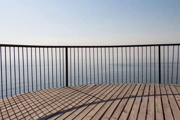 Beautiful Wooden Terrace Metal Fence Beach Blue Sea — Stock Photo, Image
