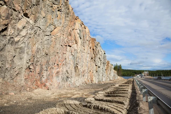 La strada scavata nella roccia — Foto Stock