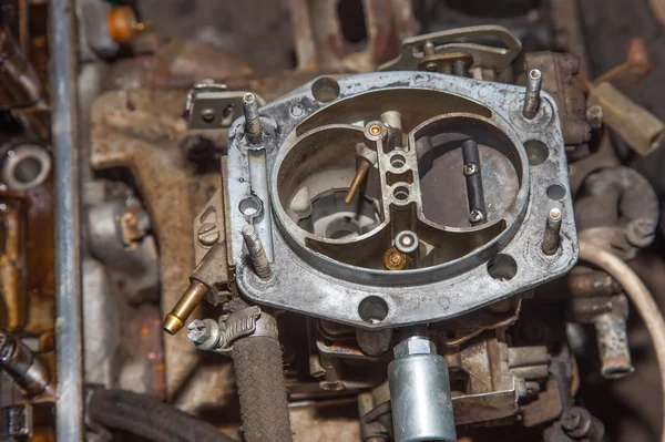 Desmontaje del carburador del coche — Foto de Stock