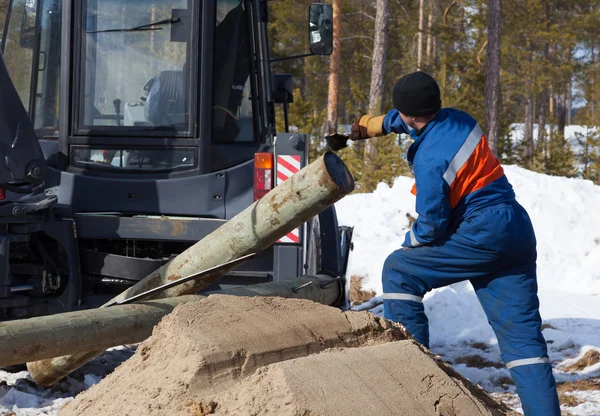 Bearbetning av trä pylon — Stockfoto