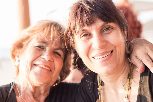 Mutlu anne ve kız