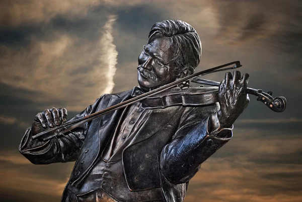 Estátua violinista — Fotografia de Stock