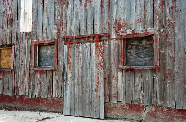 Terk edilmiş eski ahır — Stok fotoğraf