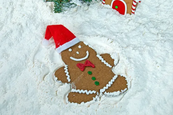 Gingerbread man snöängel — Stockfoto