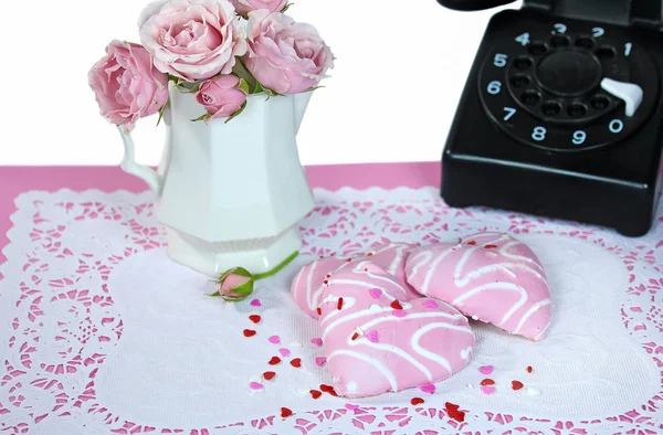 Heart sugar cookies with retro telephone — Stock Photo, Image