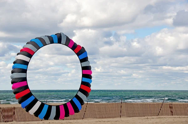 Circular kite on the beach — Stock Photo, Image