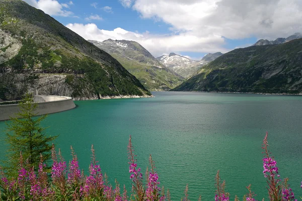 Österreichischer Damm in den Alpen — Stockfoto