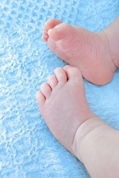 Bebé niño pies —  Fotos de Stock
