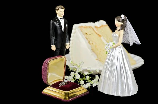 Anillo de boda y pastel — Foto de Stock