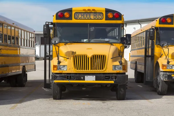 Autobús escolar —  Fotos de Stock