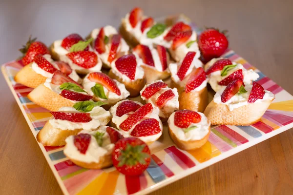Strawberry toasts — Stock Photo, Image