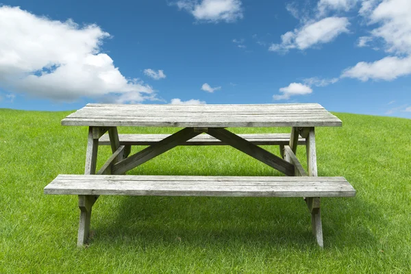 Picnic table — Stock Photo, Image