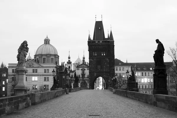 Heykellerin charles Köprüsü'nde Prag, Çek Cumhuriyeti — Stok fotoğraf